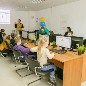 Новый класс в развлекательном центре города Томска! Скоро открытие! - КИБЕРшкола программирования для детей, компьютерные курсы для школьников, начинающих и подростков - KIBERone г. Западный